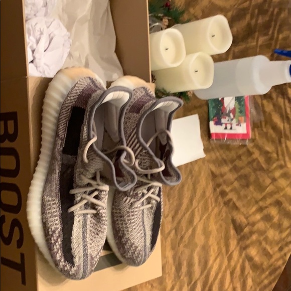 Yeezy Zyon size 9.(used but in great condition)